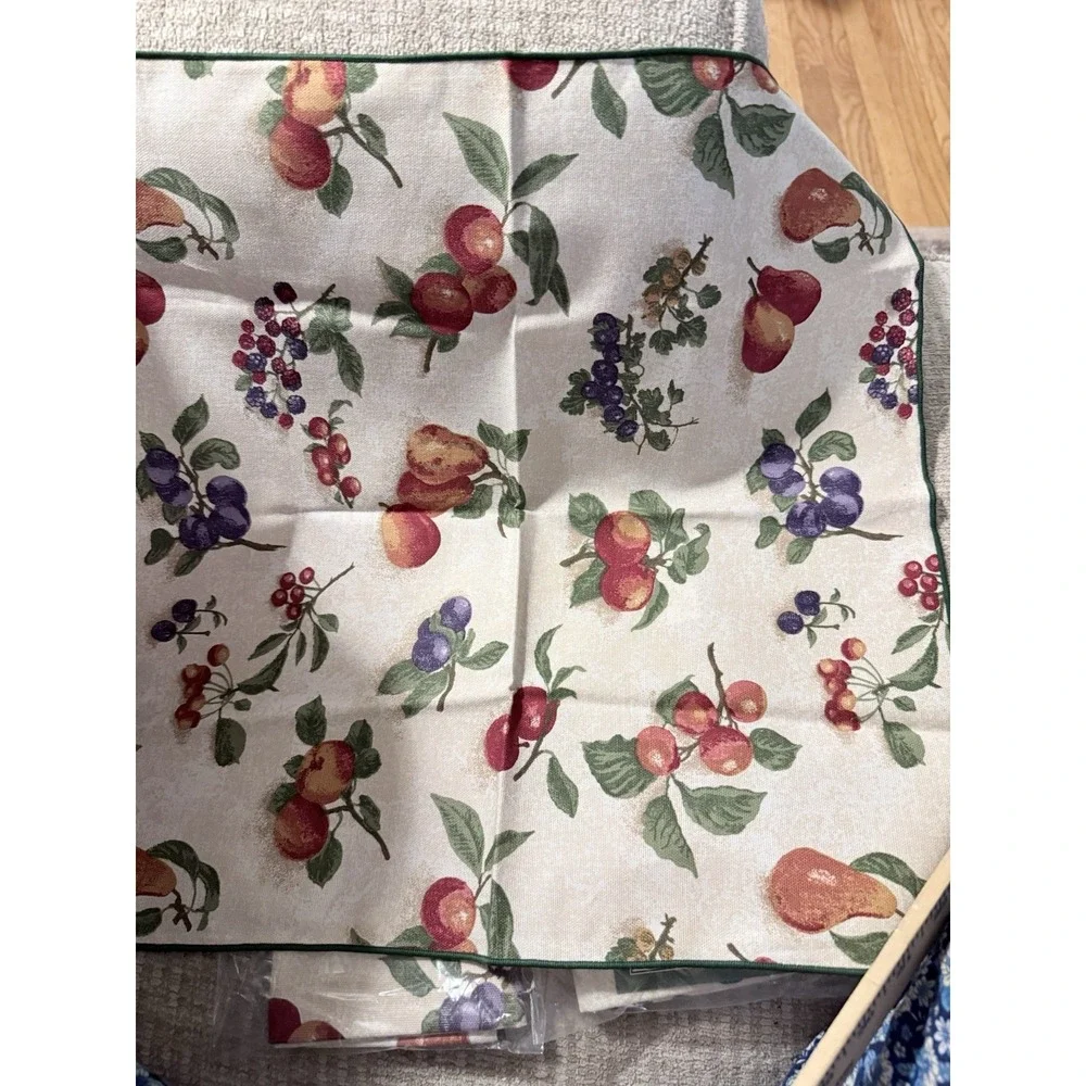 Longaberger Fruit Medley Cloth Napkins Set of 4 Basket  Liner Apples Pears